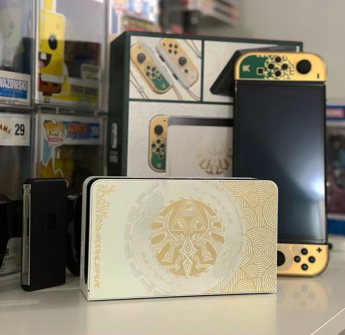 Nintendo Switch OLED Model The Legend of Zelda Tears of the Kingdom Edition Unlocked - Used image 4