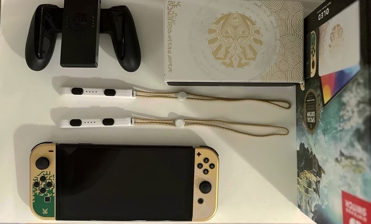 Nintendo Switch OLED Model The Legend of Zelda Tears of the Kingdom Edition Unlocked - Used image 5