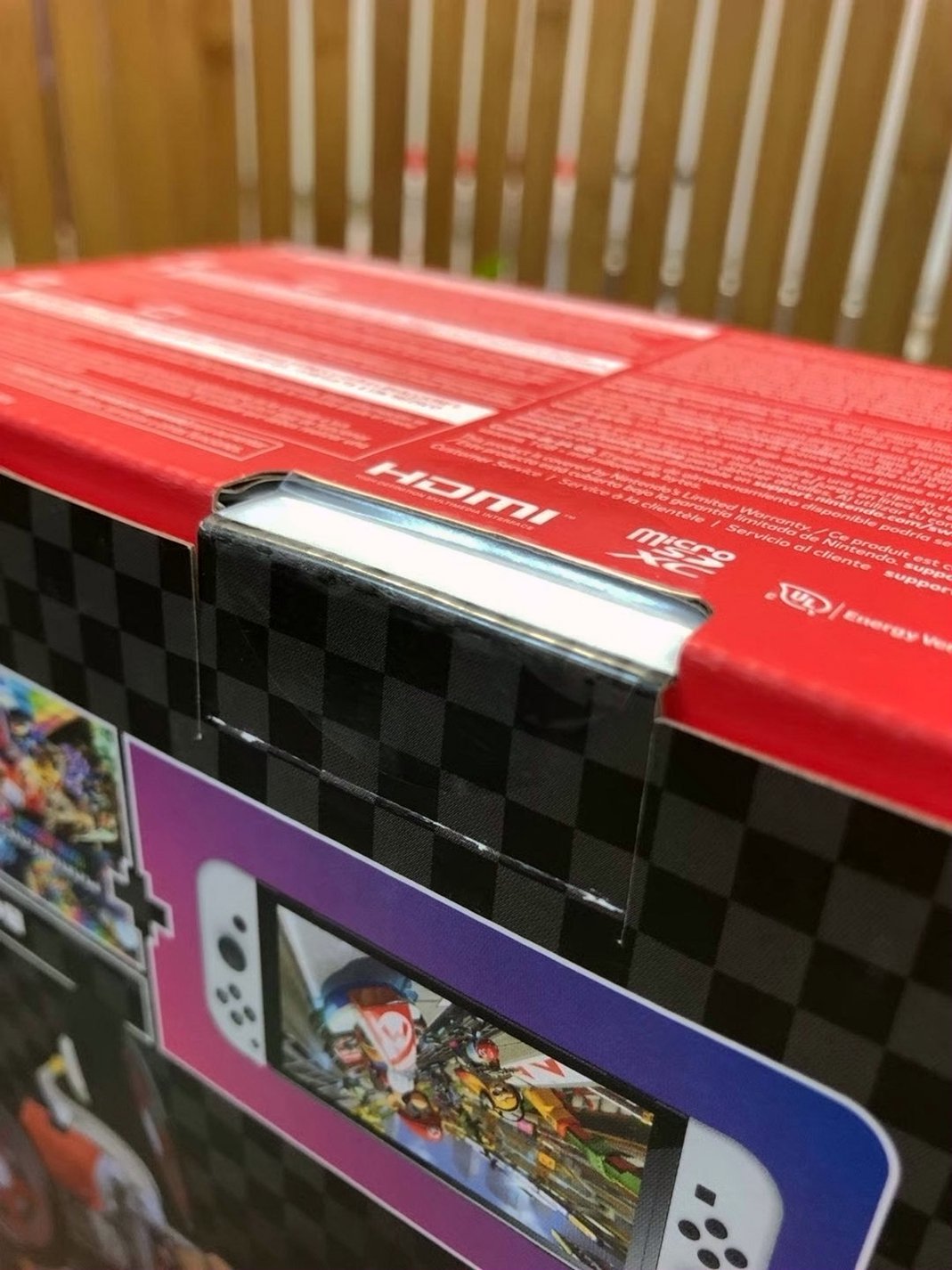 Nintendo Switch OLED Mario Kart 8 Deluxe Bundle Unlocked - Used image 2