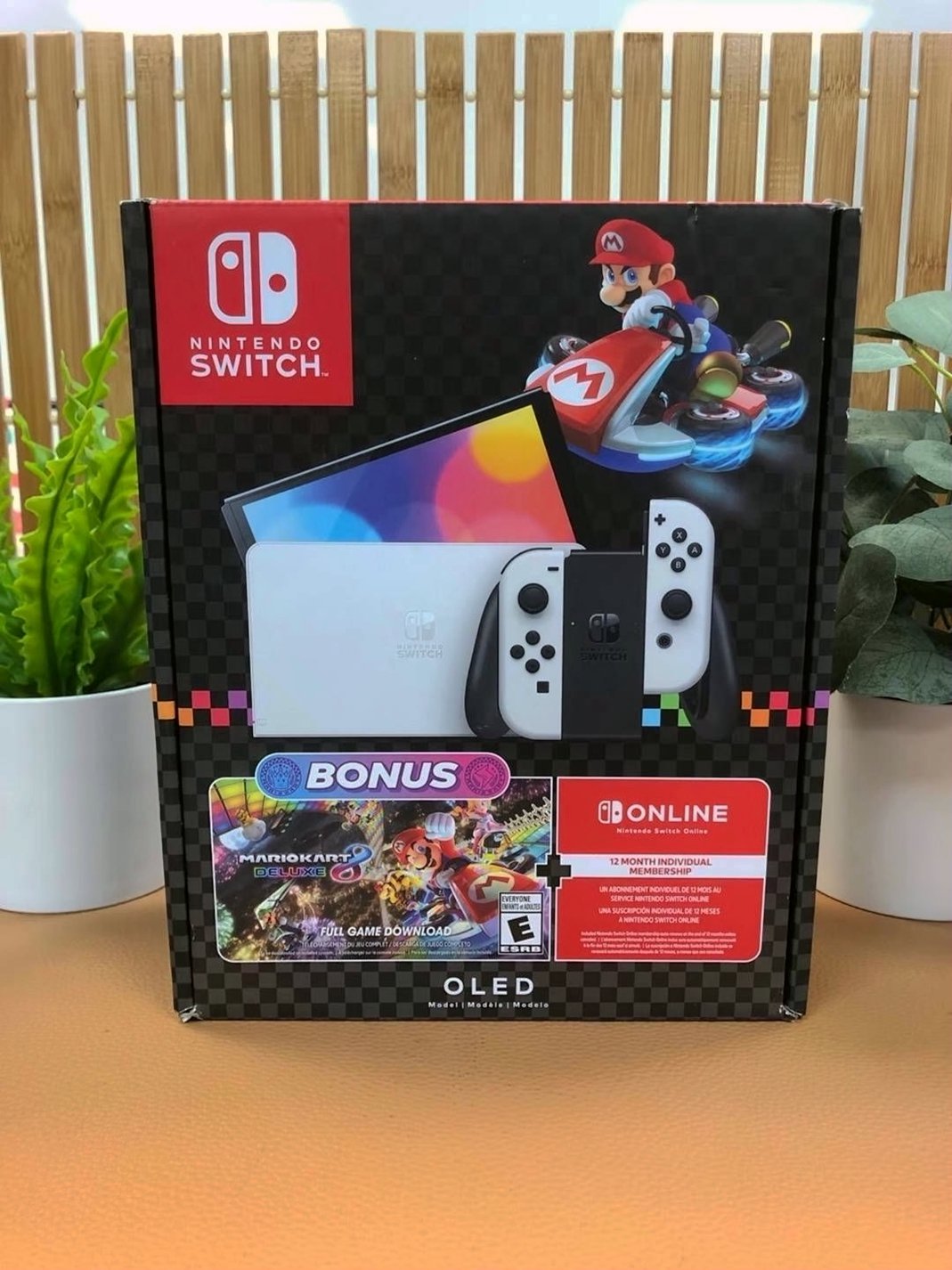 Nintendo Switch OLED Mario Kart 8 Deluxe Bundle Unlocked - Used image 3