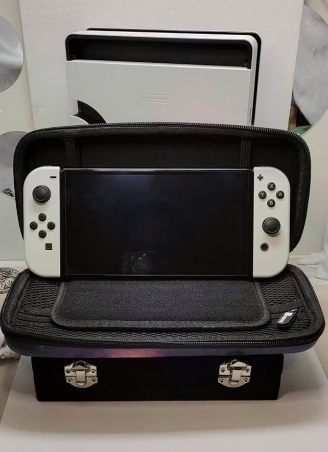 Nintendo Switch OLED 7J77 64GB Galaxy Print Used