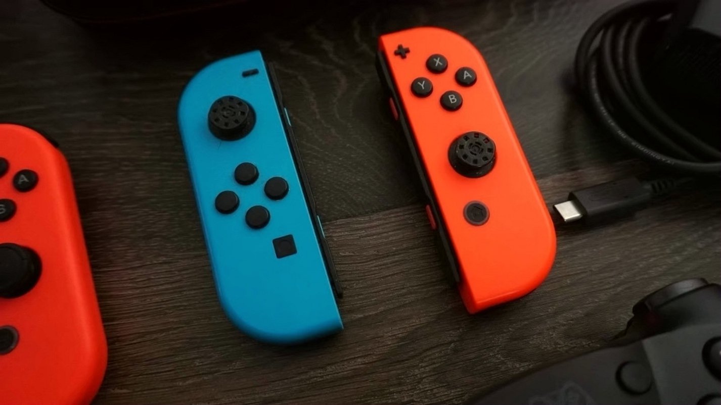 Nintendo Switch OLED Bundle 2N38 - Used image 2