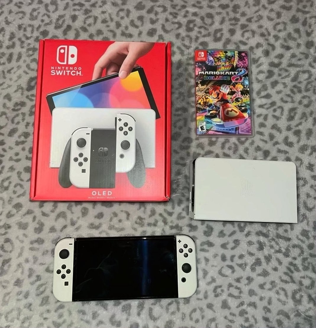Nintendo Switch OLED 7E15 - Used