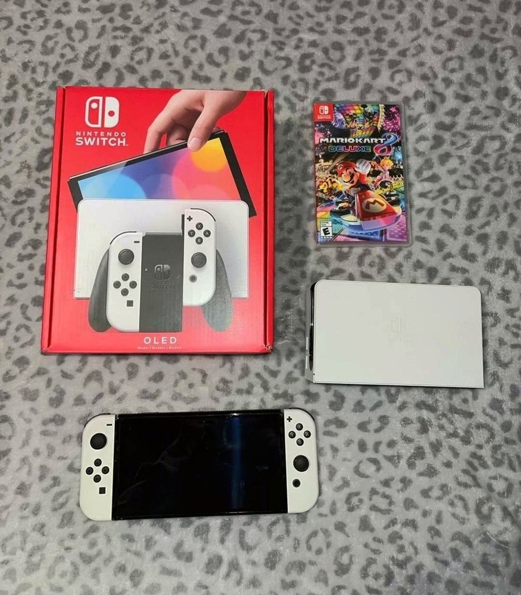 Nintendo Switch OLED 7E15 - Used image 2