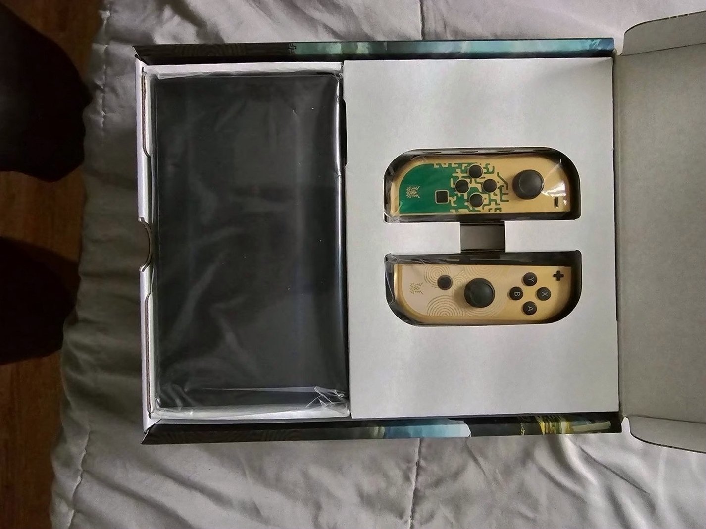 Nintendo Switch OLED Model The Legend of Zelda Tears of the Kingdom Edition Unlocked - Used image 4