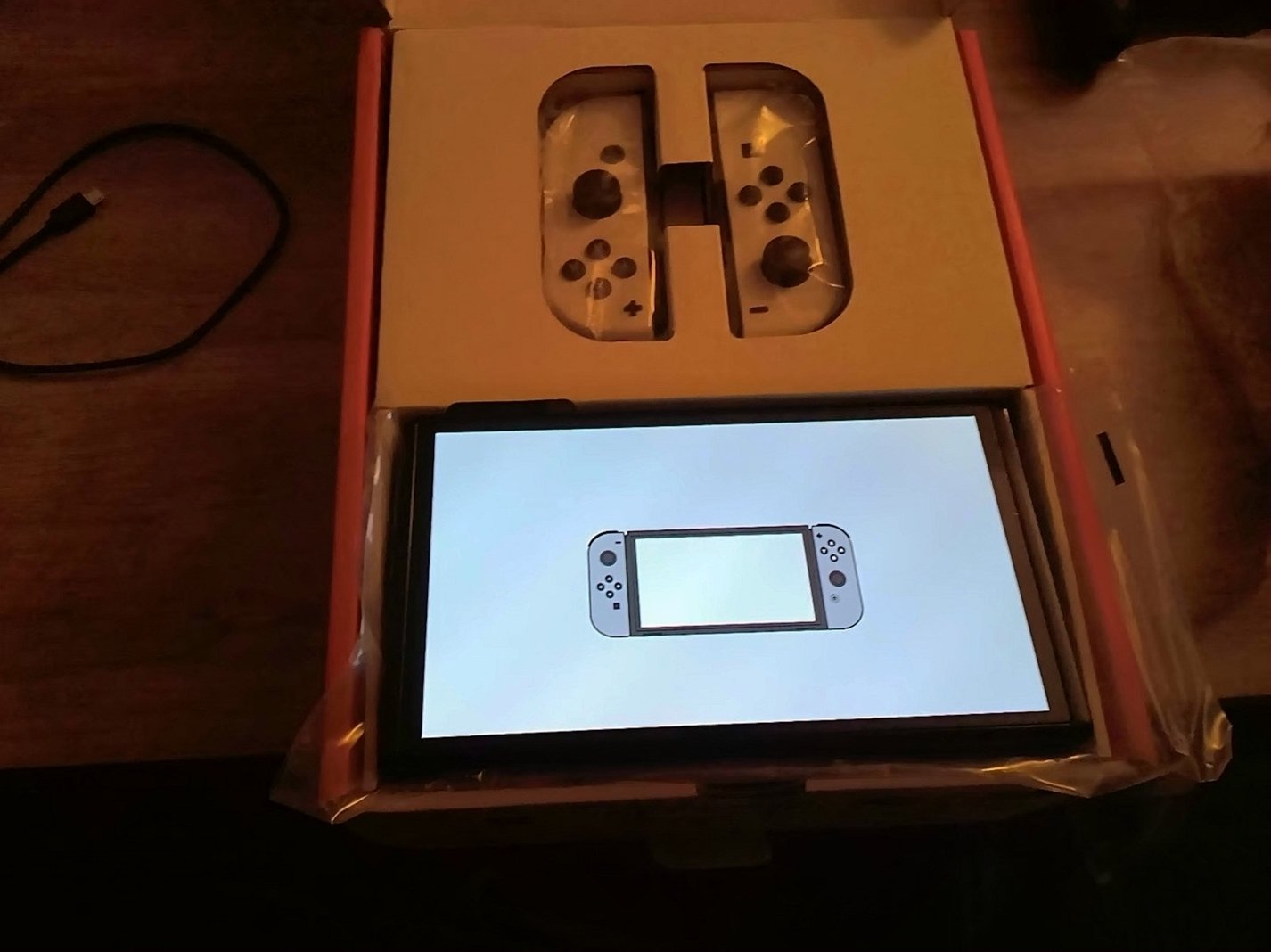Nintendo Switch OLED 8Z25 - Used image 2