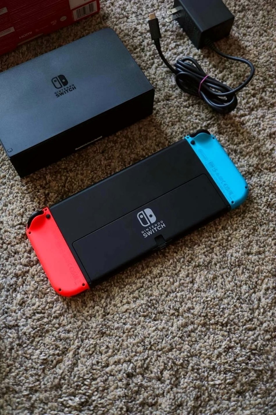 Nintendo Switch OLED 64GB Neon Blue/Red - Used image 3