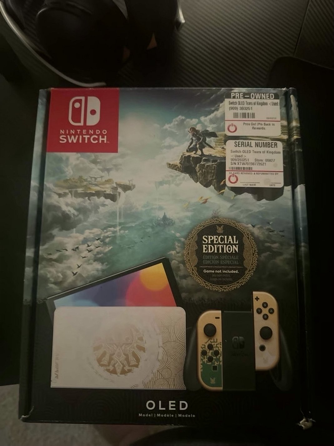 Nintendo Switch OLED Zelda Limited Edition - Used image 5
