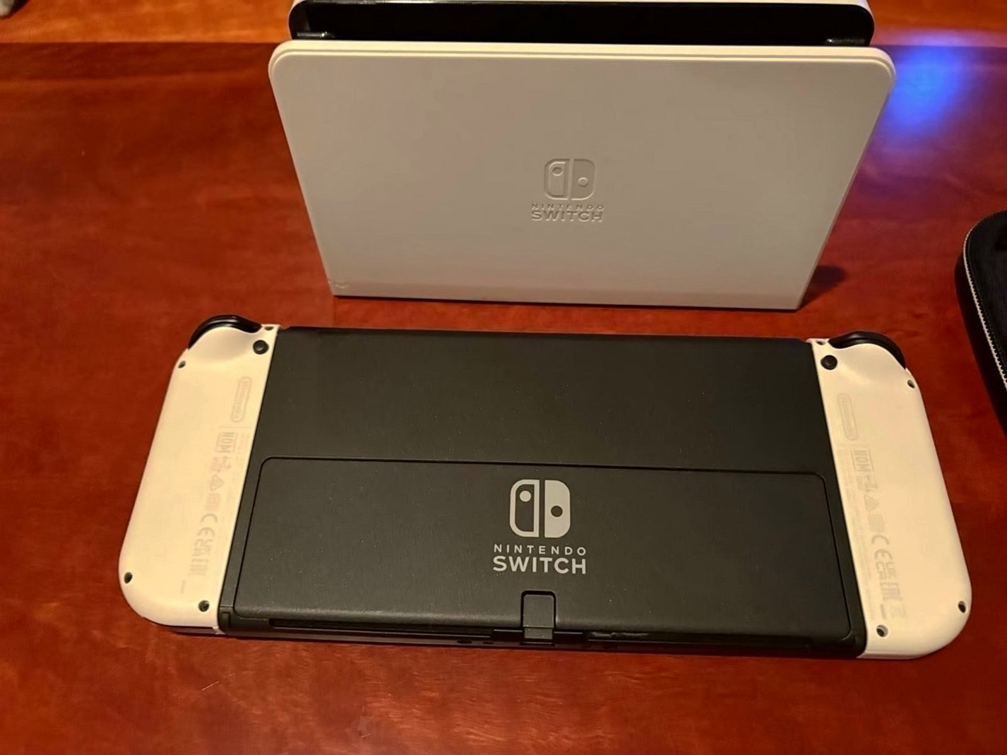 Nintendo Switch OLED Model 64GB White Used image 3