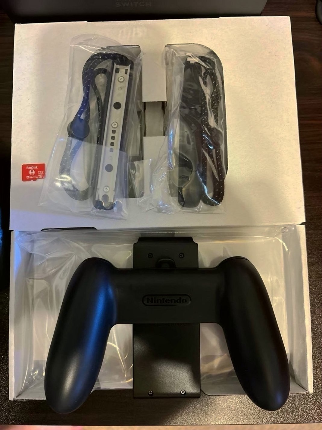 Nintendo Switch OLED Bundle 2H75 Neon Red&Blue Unlocked - Used image 3