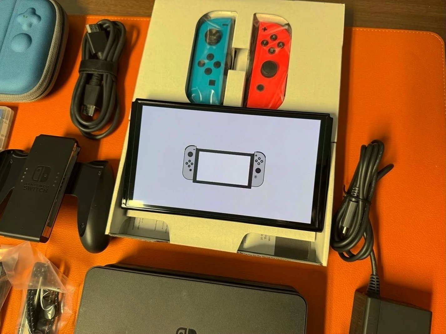 Nintendo Switch OLED Bundle 6B68 - Used image 2