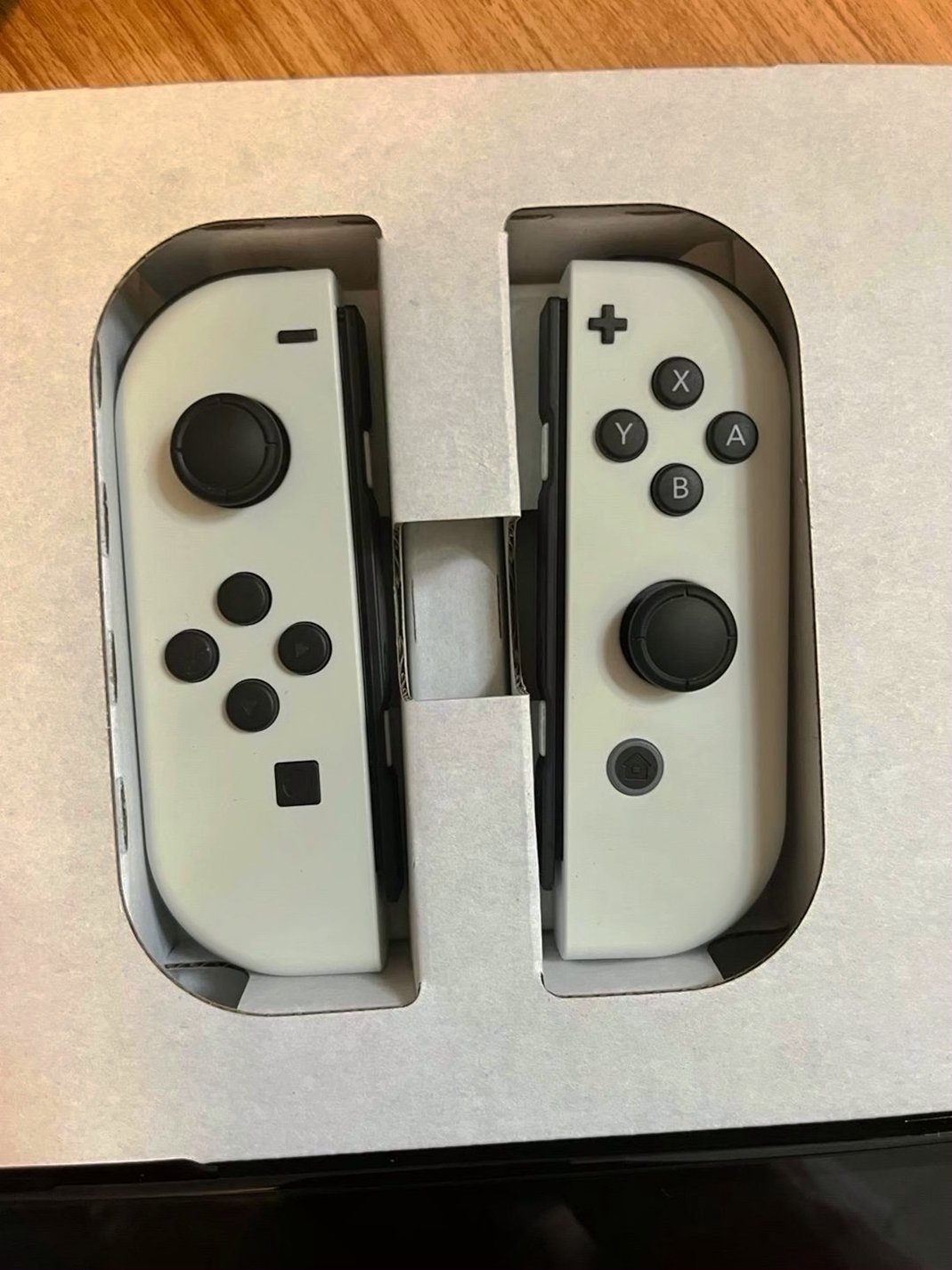 Nintendo OLED Switch 7E18 Unlocked - Used image 4