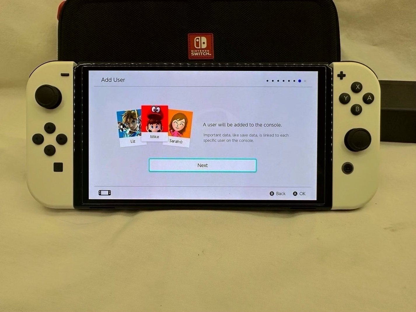 Nintendo Switch OLED 64GB White Joycons Used image 2