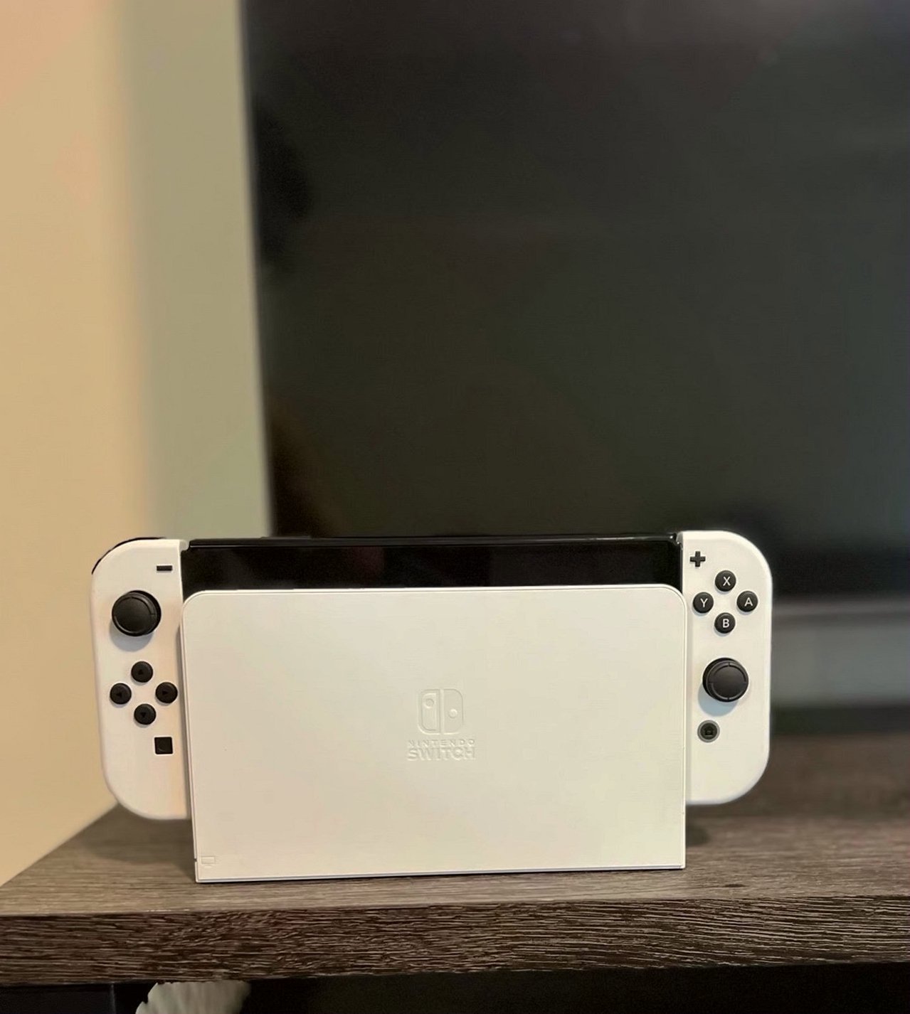 Nintendo Switch OLED Console 5Q36 - Used image 4