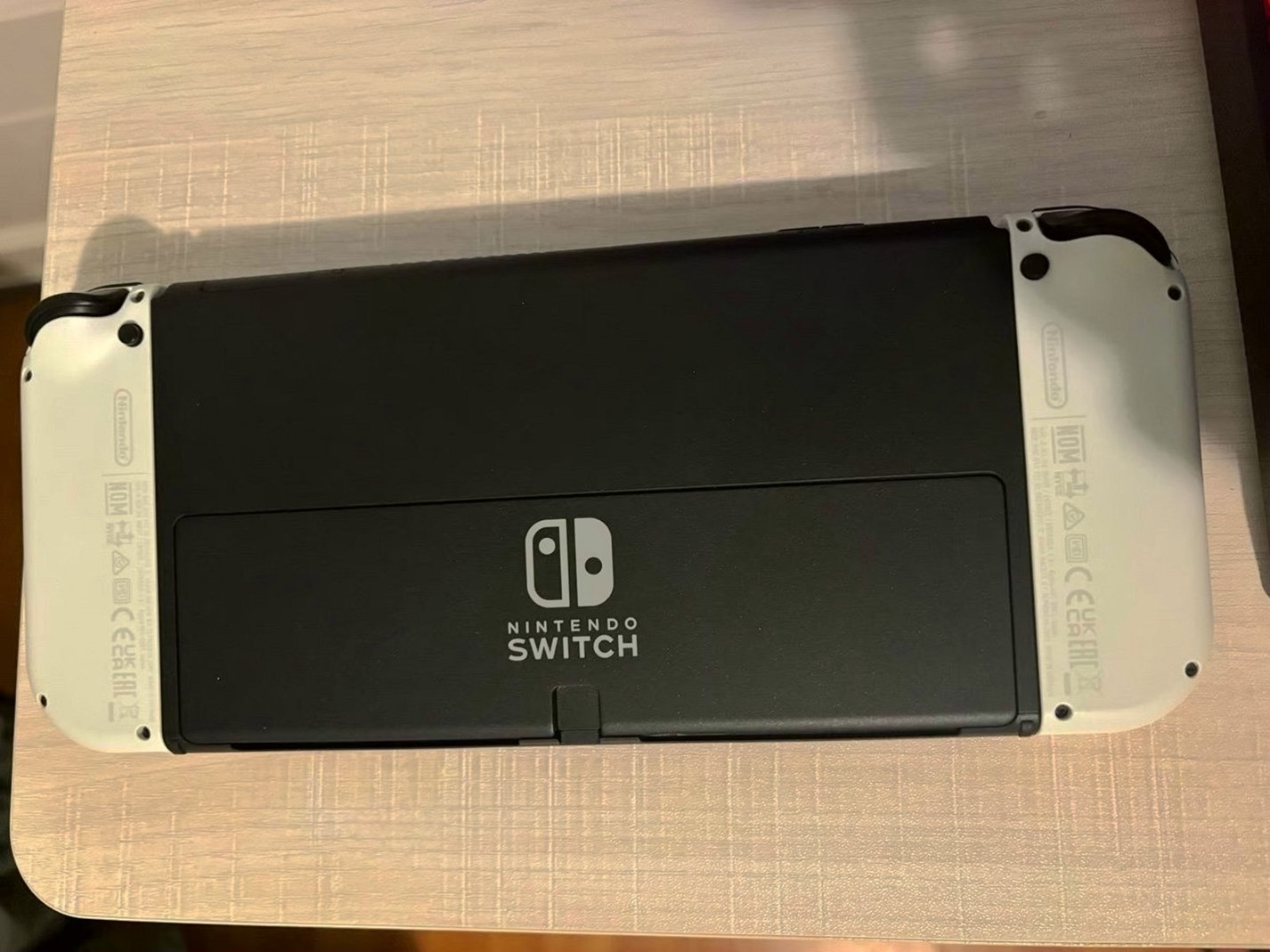 Nintendo Switch OLED 5E87 Used - Unlocked image 2