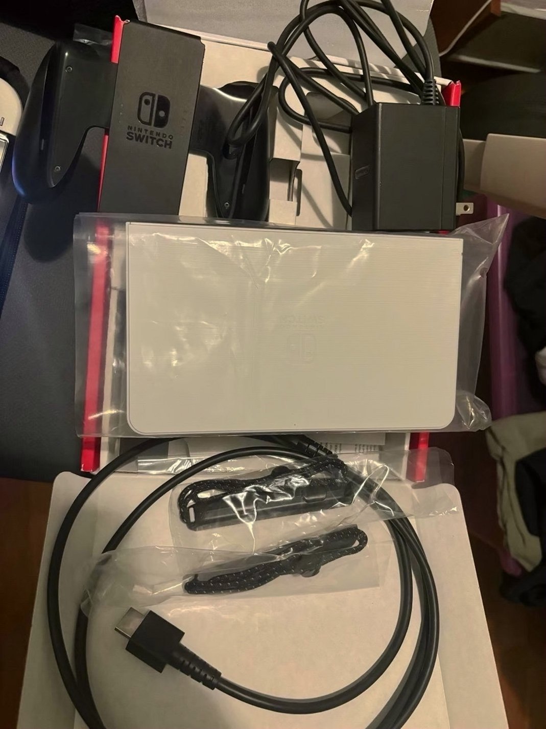 Nintendo Switch OLED 5E87 Used - Unlocked image 4