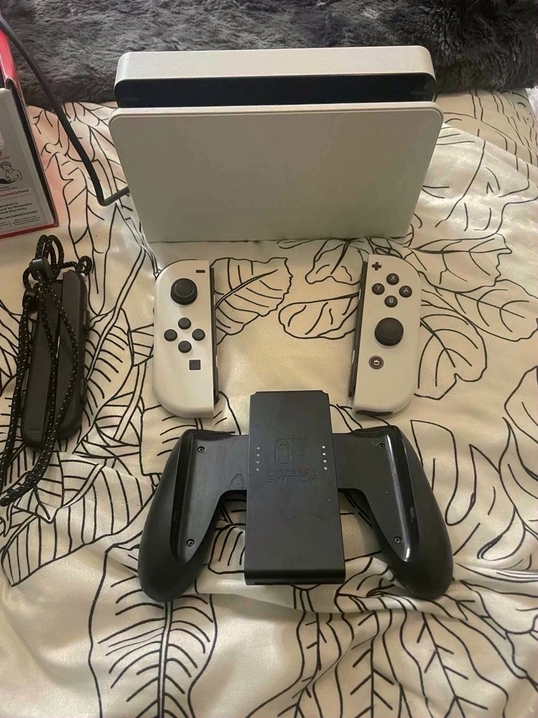 Nintendo Switch OLED 9Q17 Unlocked - Used image 3