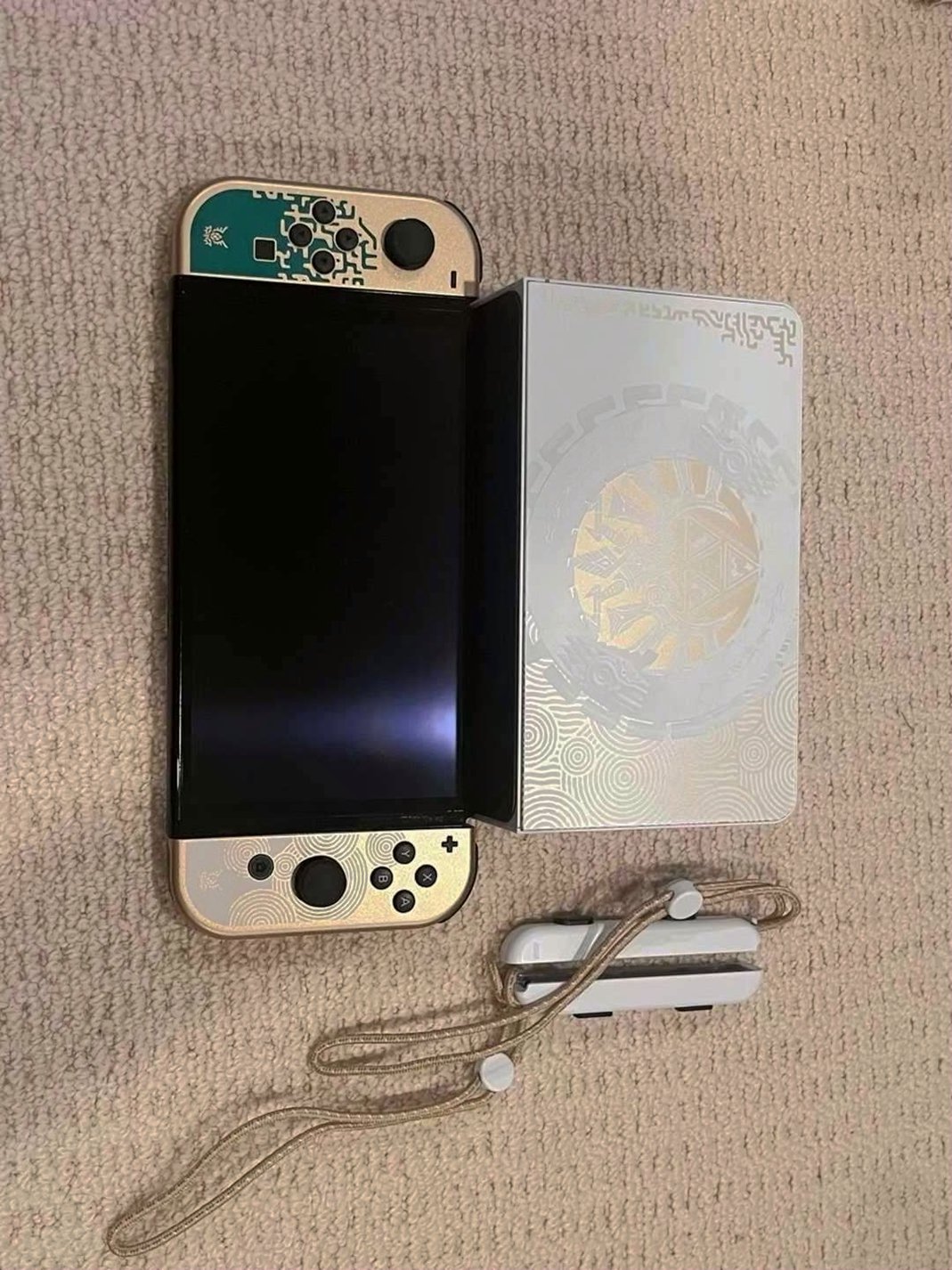Nintendo Zelda Tears of the Kingdom Switch OLED 6T79 - Used