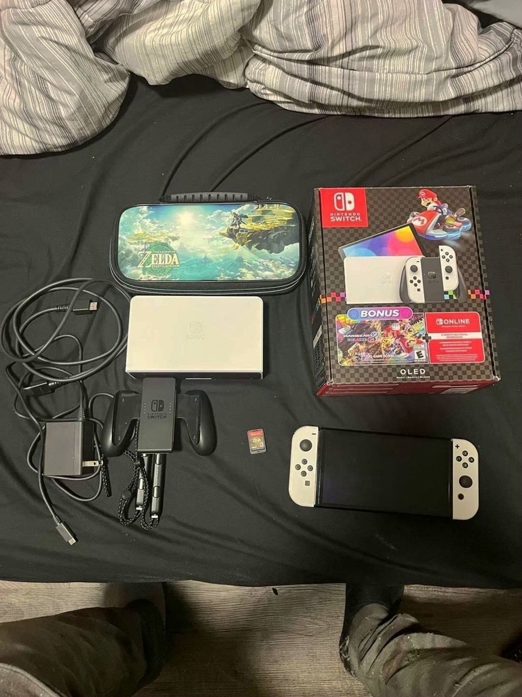 Nintendo Switch OLED Bundle 7S81 Used