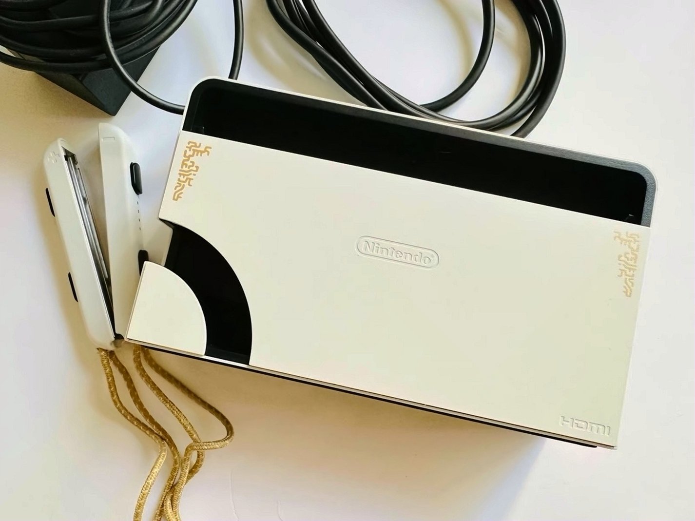 Nintendo Switch OLED Zelda Edition Unlocked - Used image 5