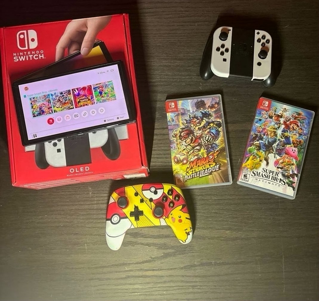 Nintendo Switch OLED Bundle 6N99 - Used