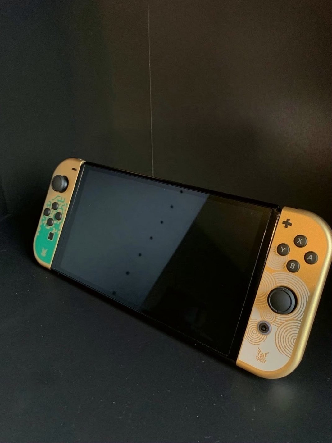 Nintendo The Legend of Zelda Tears of the Kingdom OLED Bundle - Used image 2