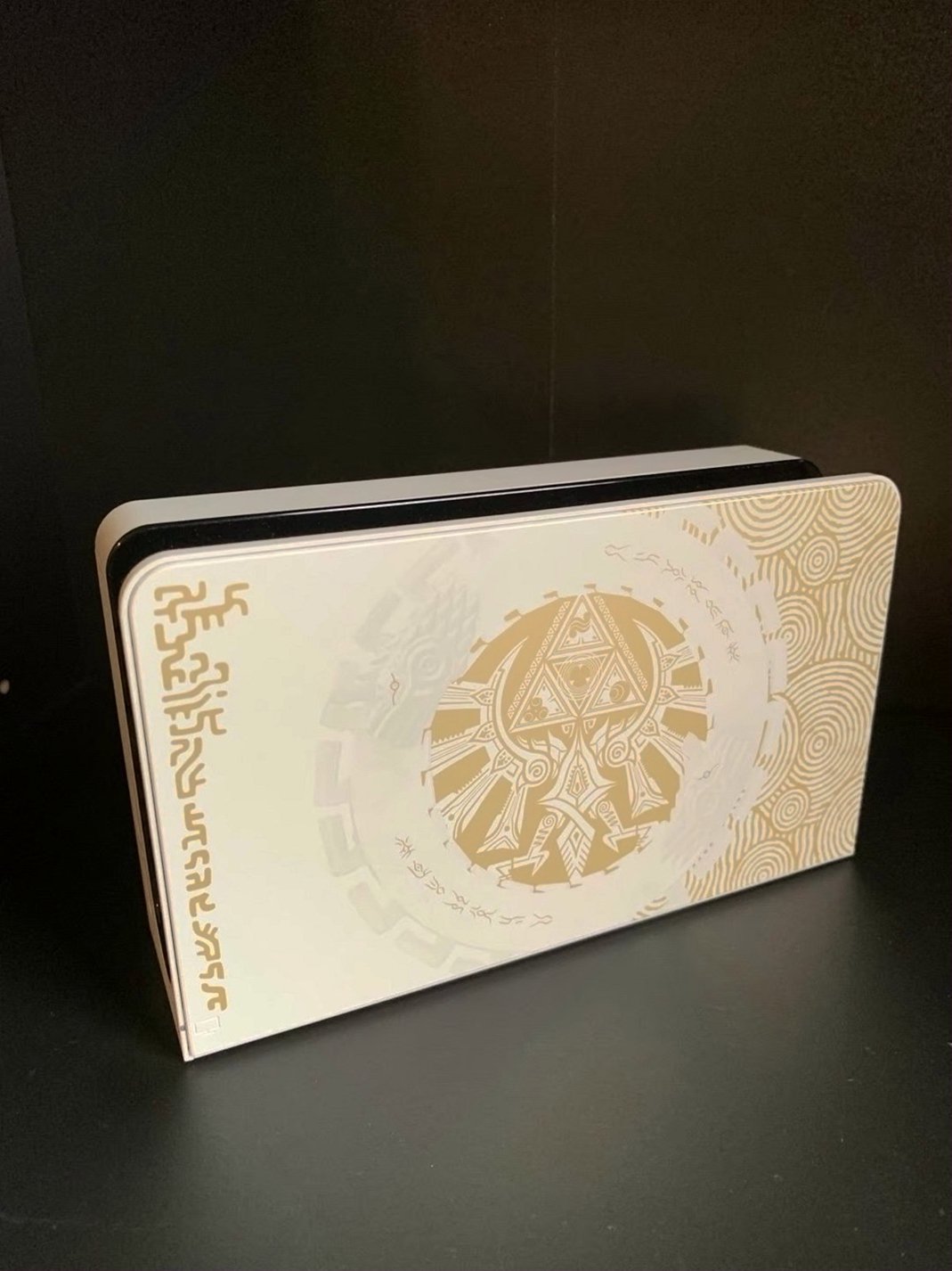 Nintendo The Legend of Zelda Tears of the Kingdom OLED Bundle - Used image 3
