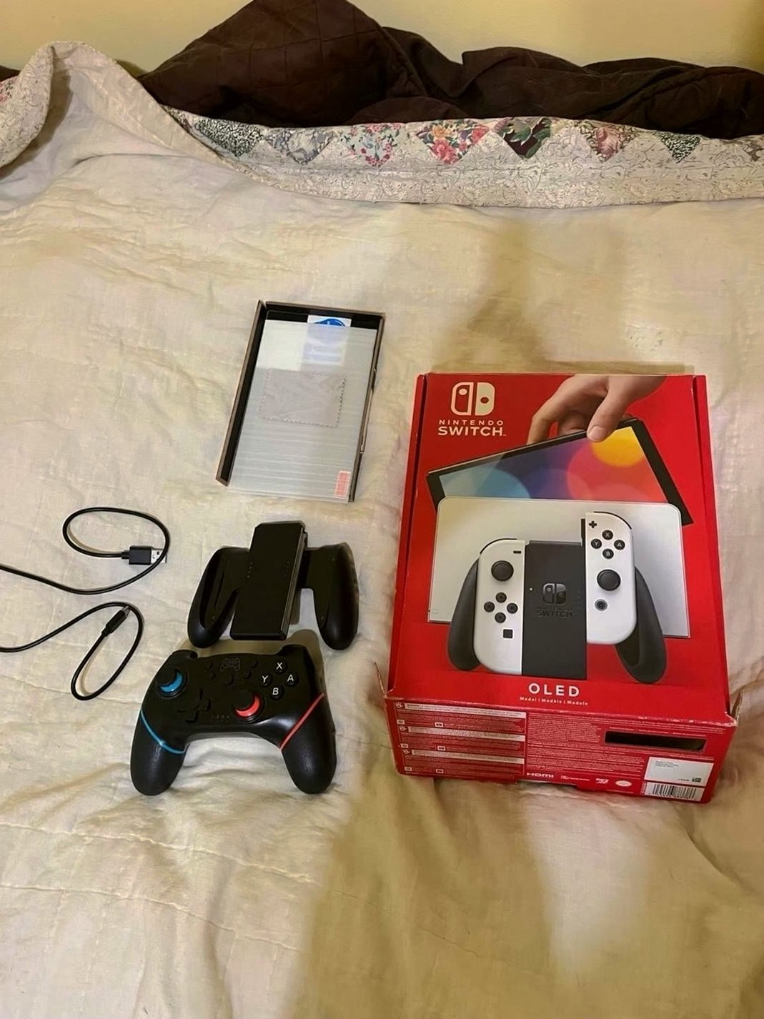 Nintendo Switch OLED Bundle 256GB Unlocked - Used image 3