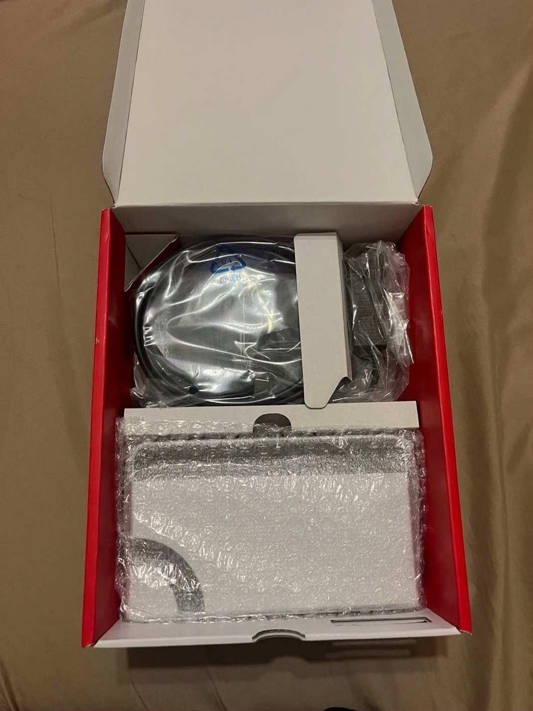 Nintendo Switch OLED 8Z92 White Unlocked - Used image 3