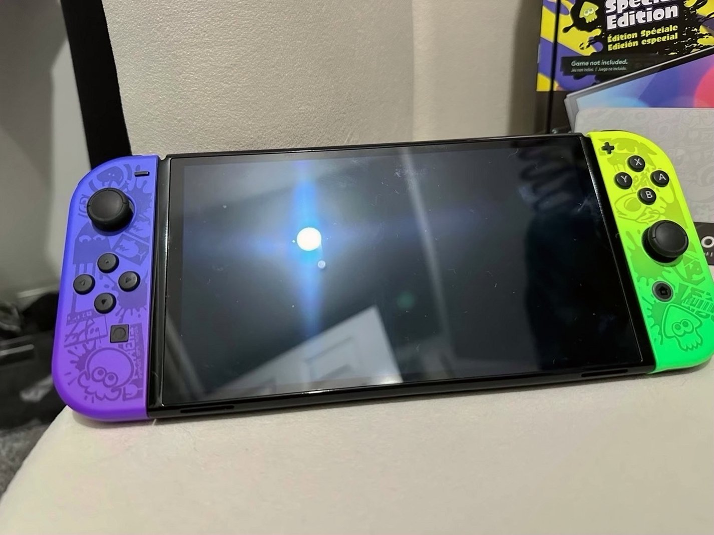 Nintendo Switch OLED Splatoon 3 Special Edition 256GB Used image 2