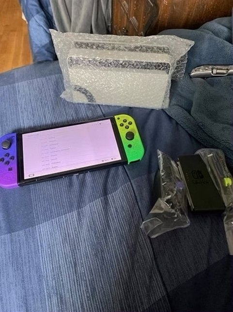 Nintendo Switch 3R56 OLED - Used image 2