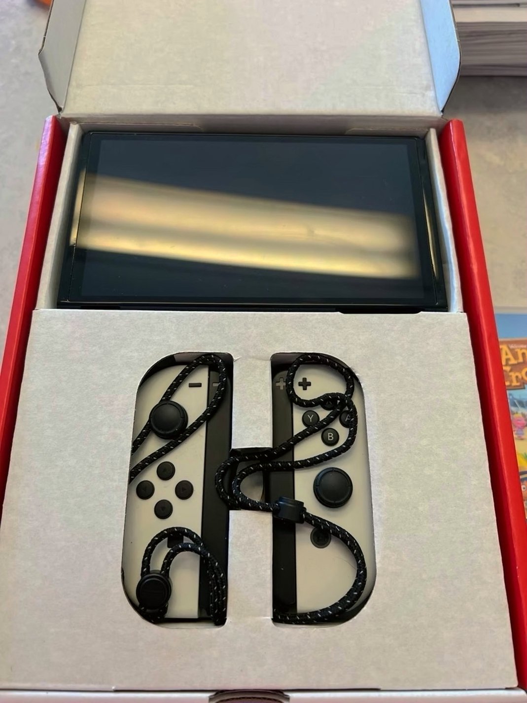 Nintendo Switch OLED 5E61 Used image 2