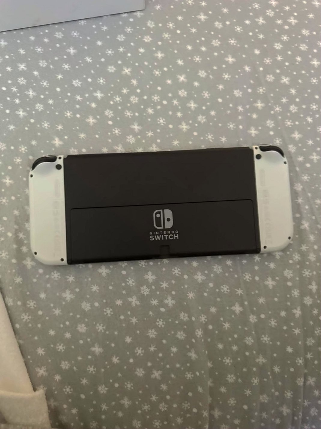 Nintendo Switch OLED 64GB White - Used image 3