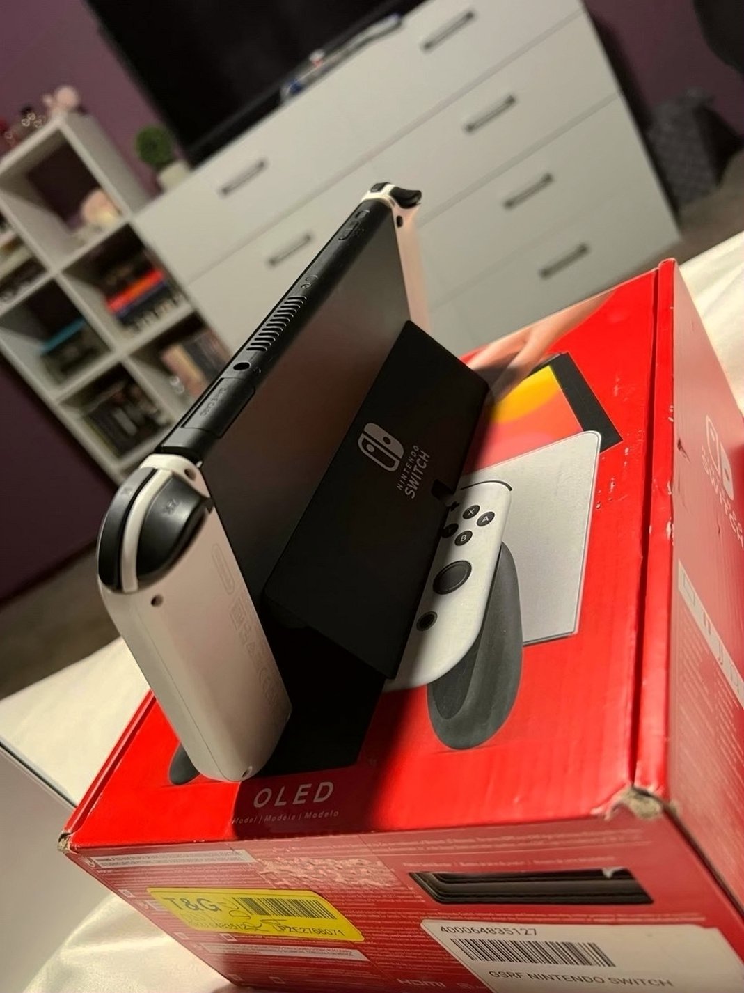 Nintendo Switch OLED Model 8R71 Unlocked - Used image 3