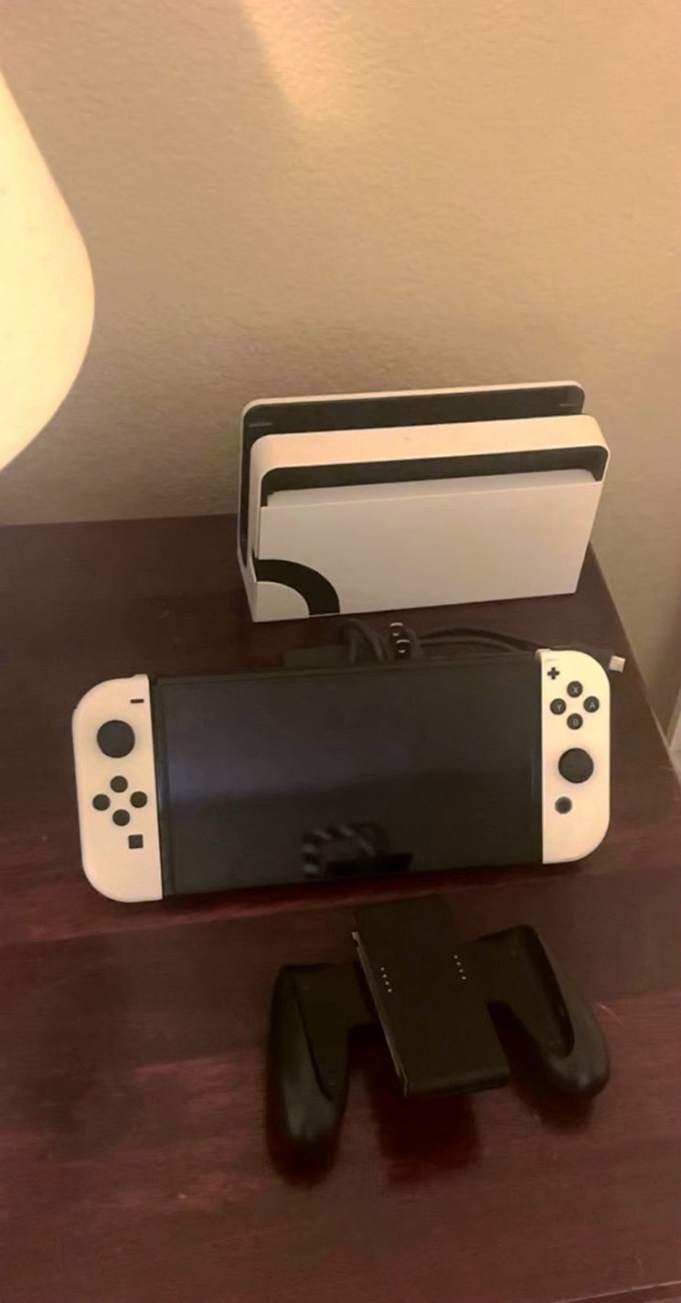 Nintendo OLED Switch Set 8Y39 Used image 2