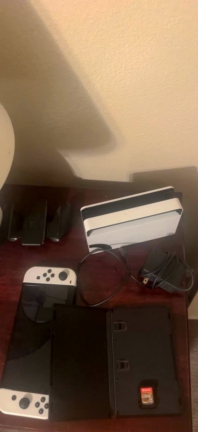 Nintendo OLED Switch Set 8Y39 Used image 4