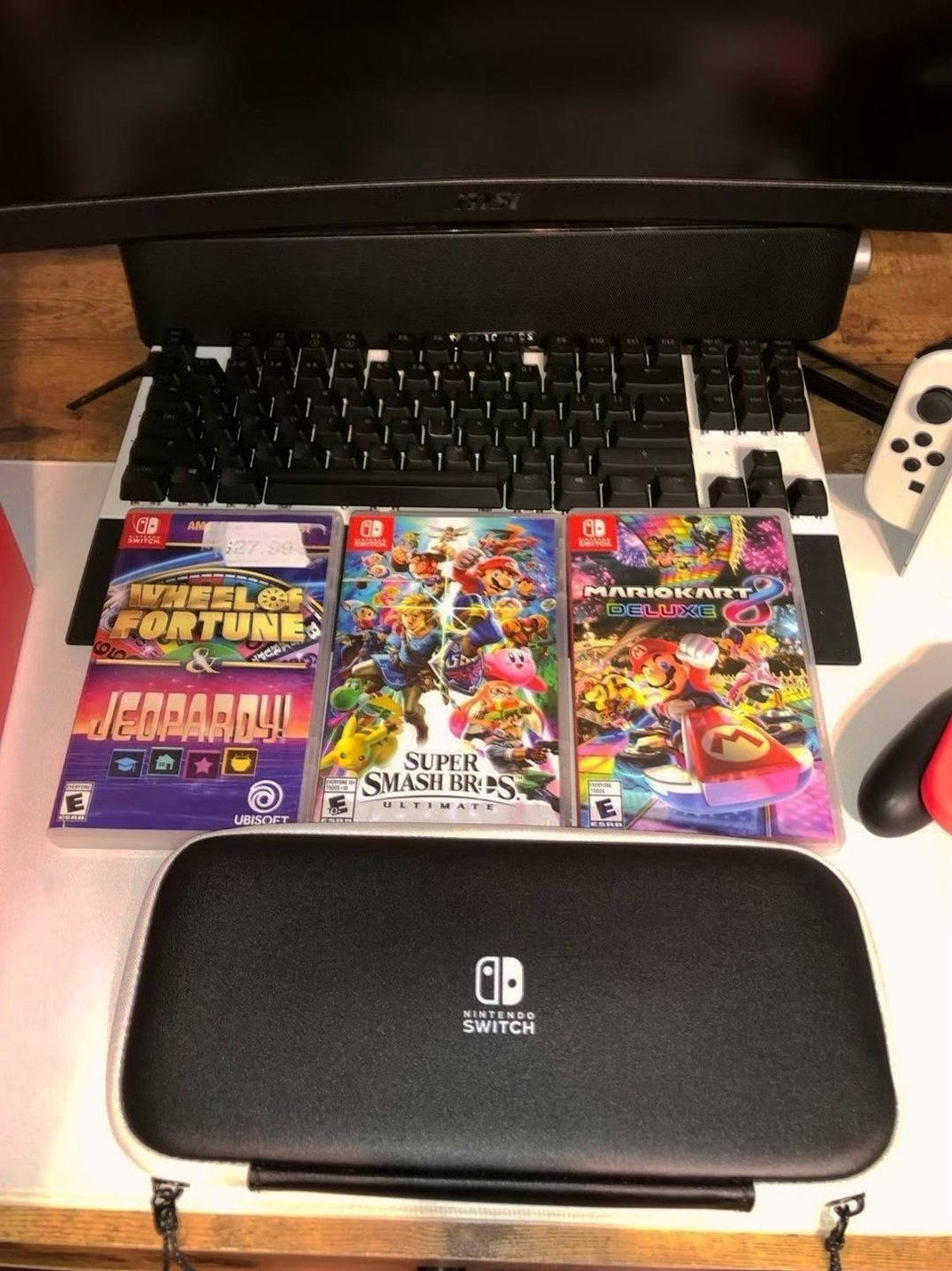 Nintendo Switch OLED 7S25 Bundle White - Used