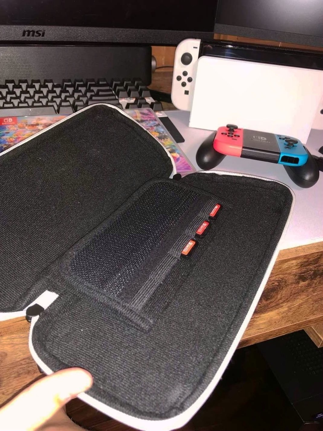 Nintendo Switch OLED 7S25 Bundle White - Used image 3