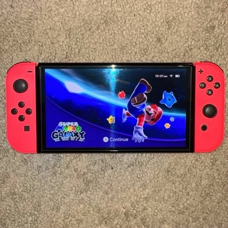 Nintendo Switch OLED Mario Edition 256GB Red Used image 5