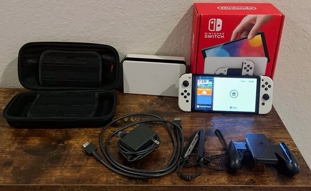 Nintendo Switch OLED Console 7A16 Used