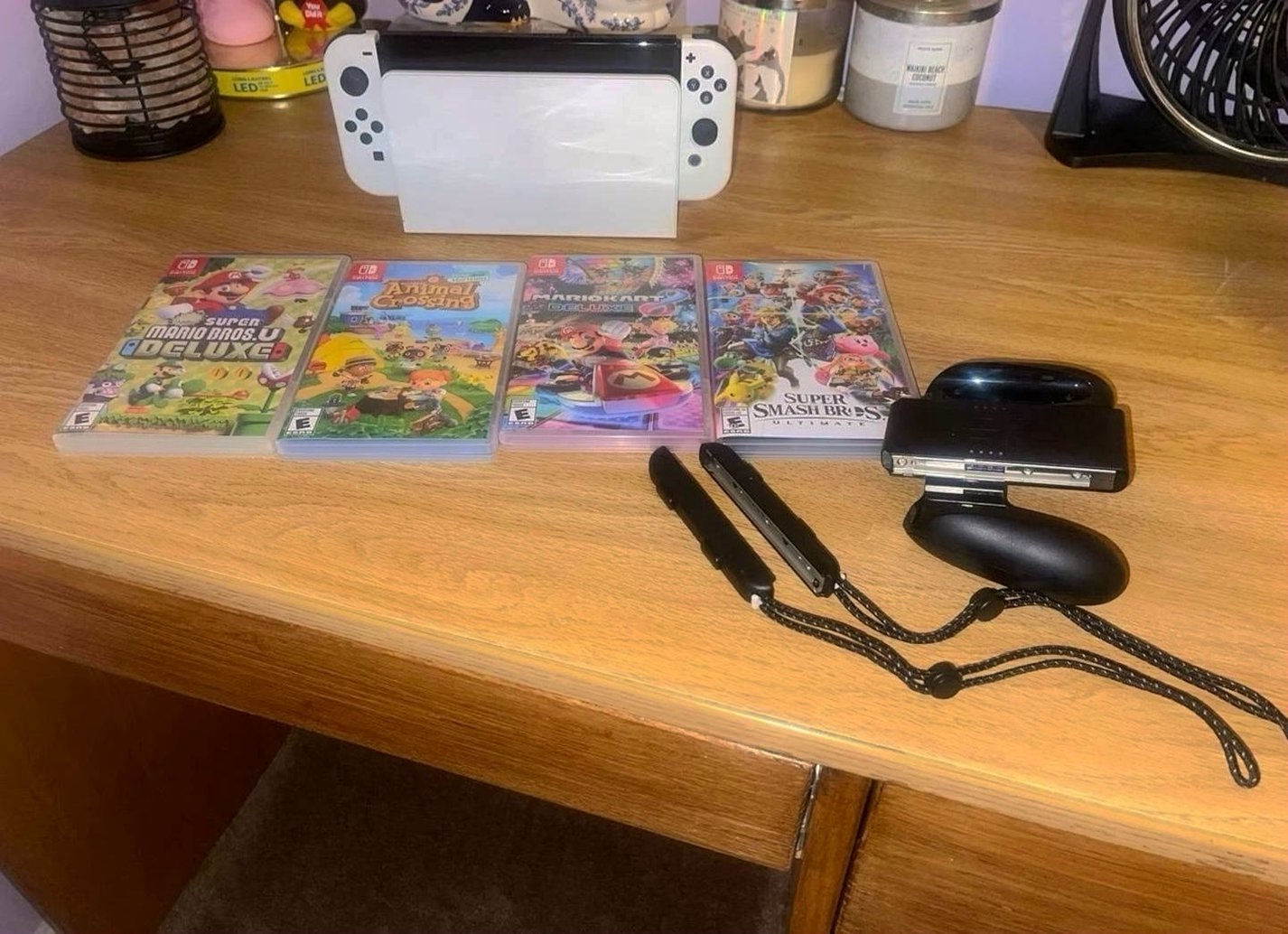 Nintendo Switch OLED White Bundle 8H15 - Used image 2