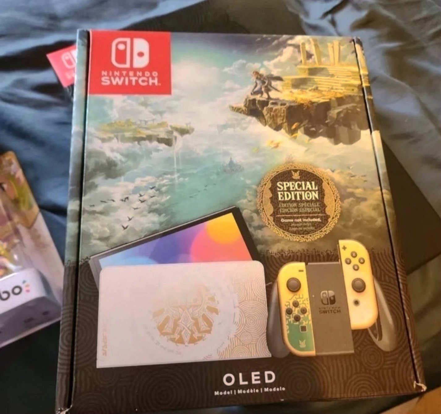 Nintendo Switch OLED Zelda Tears of the Kingdom Bundle Used image 5