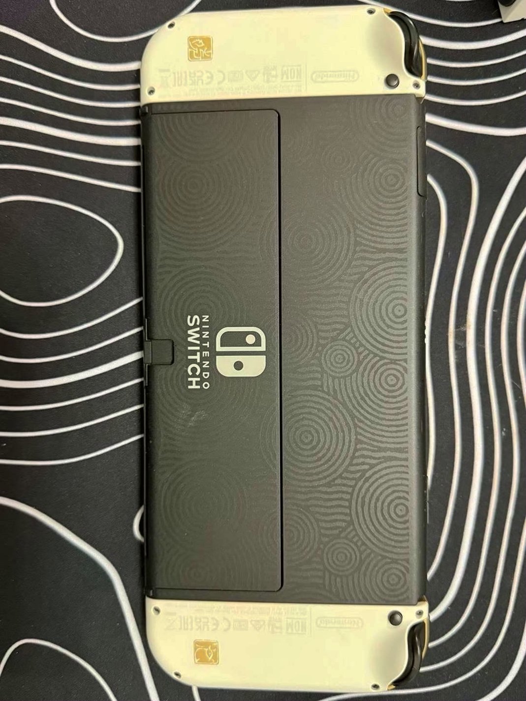 Nintendo Switch OLED 6V87 Zelda Edition Used image 4