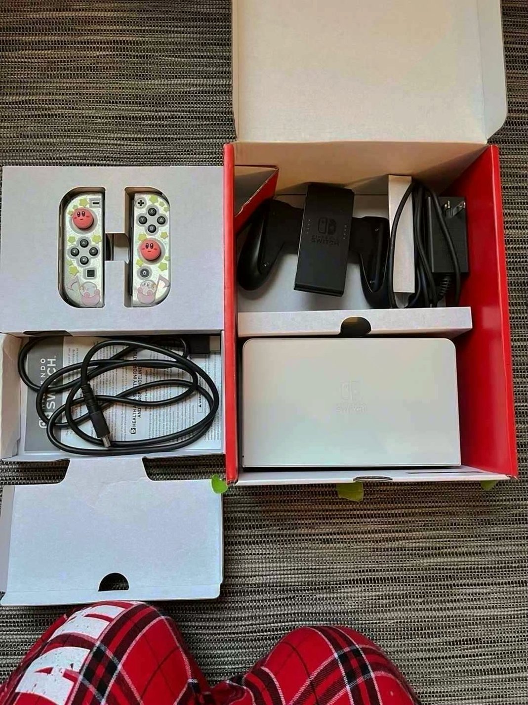 Nintendo Switch OLED Bundle 7M75 Used image 3