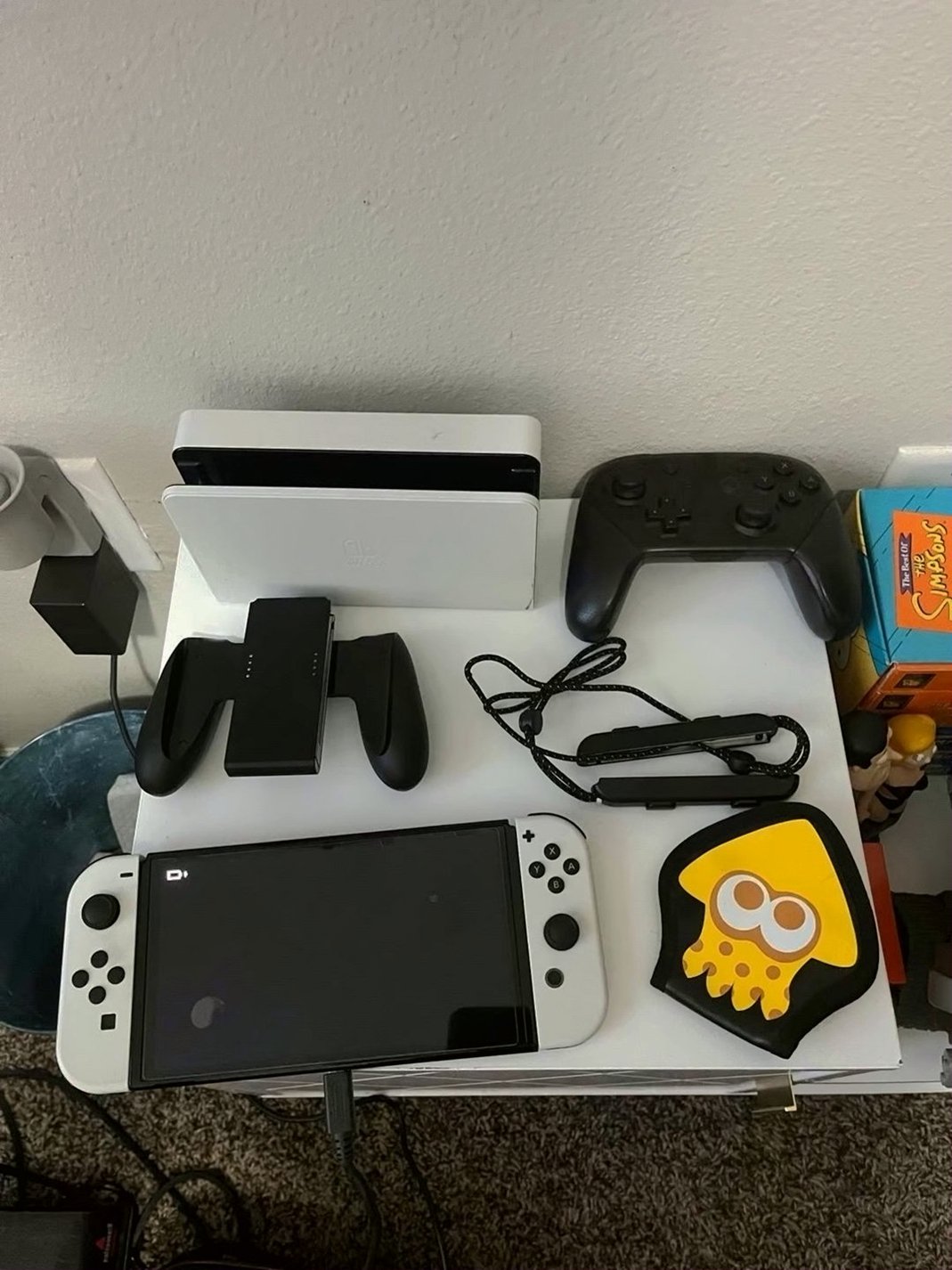 Nintendo Switch OLED 5R62 with Pro Controller - Used