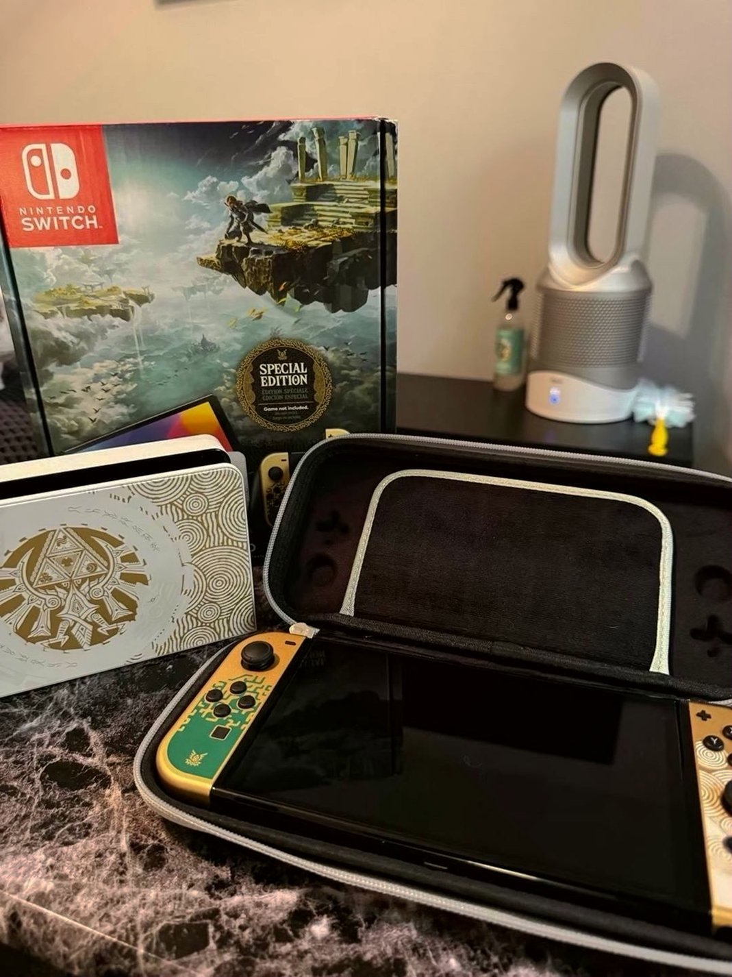Nintendo Switch Zelda TOK Edition OLED 7M15 - Used