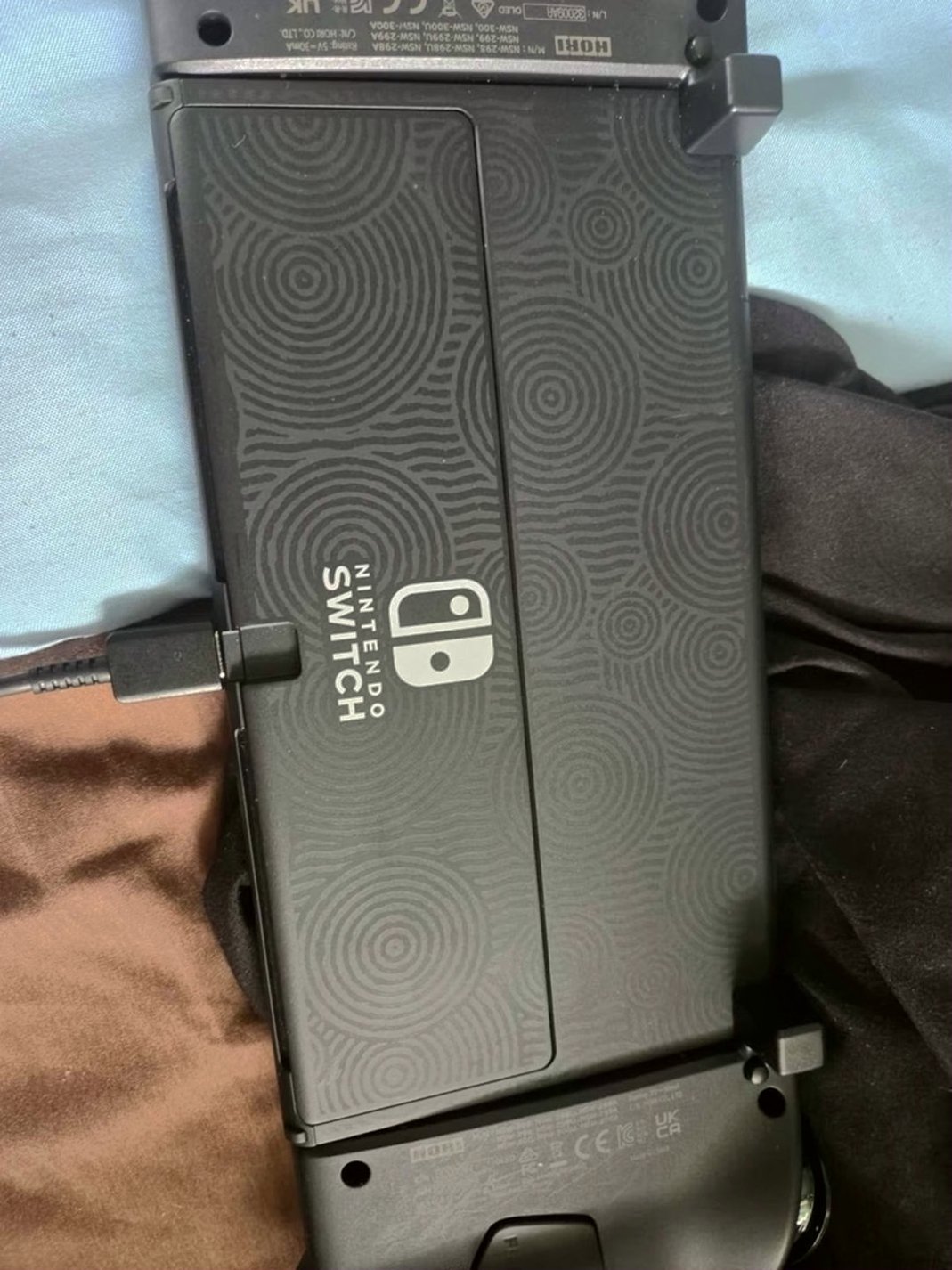 Nintendo Zelda Tears of the Kingdom 6P78 OLED Bundle - Used image 3