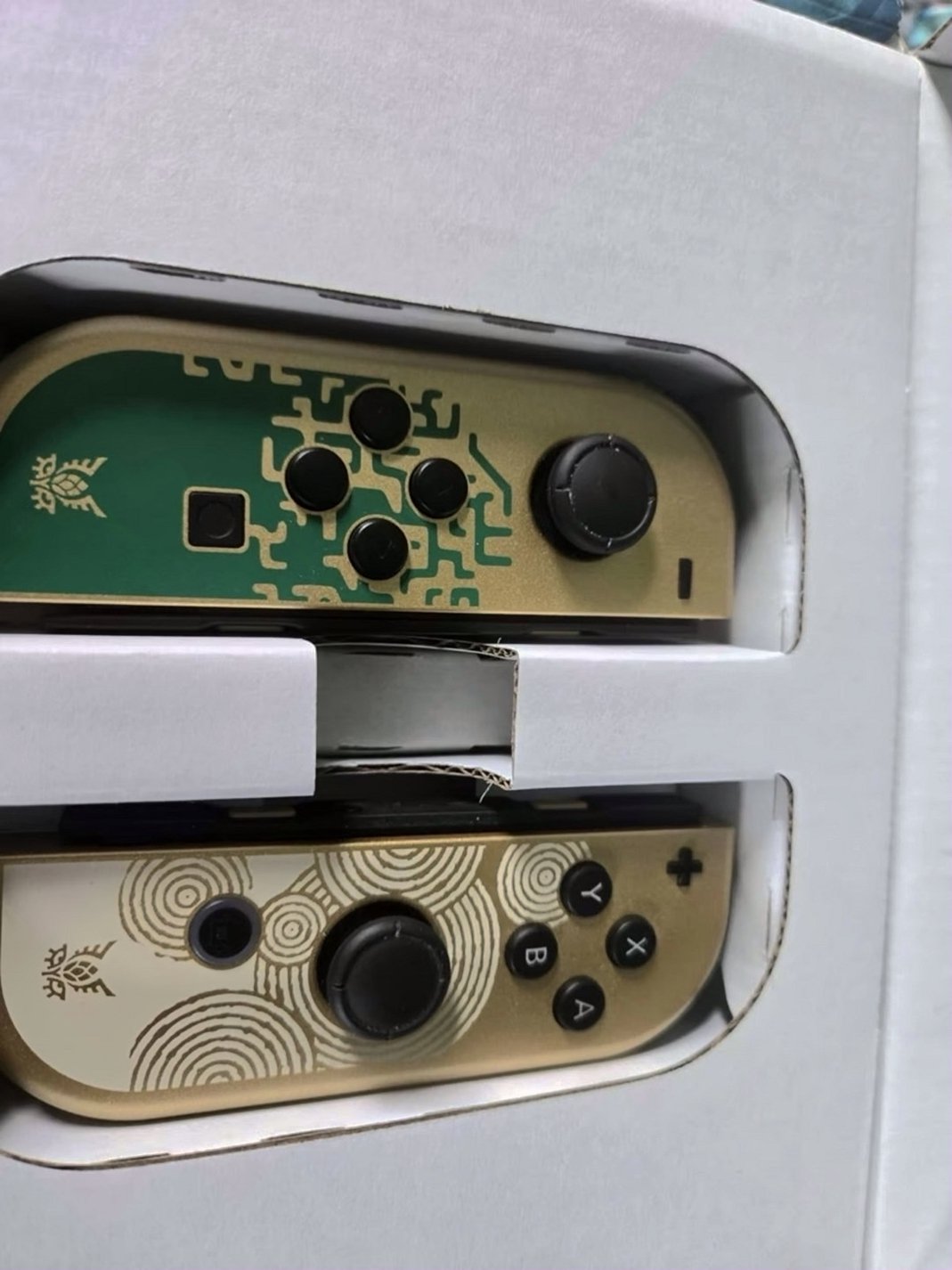 Nintendo Zelda Tears of the Kingdom 6P78 OLED Bundle - Used image 4