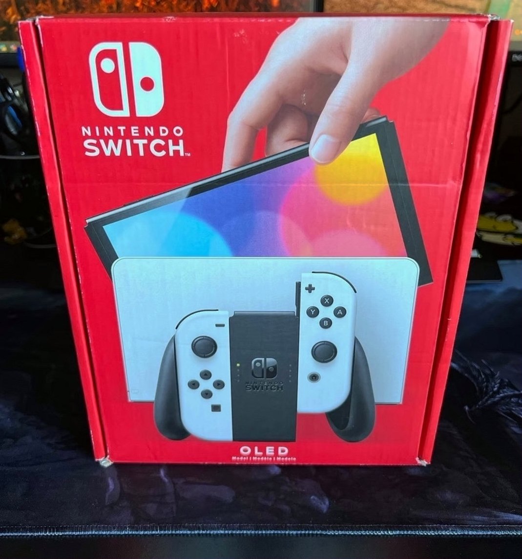 Nintendo Switch OLED 7C28 White - Used