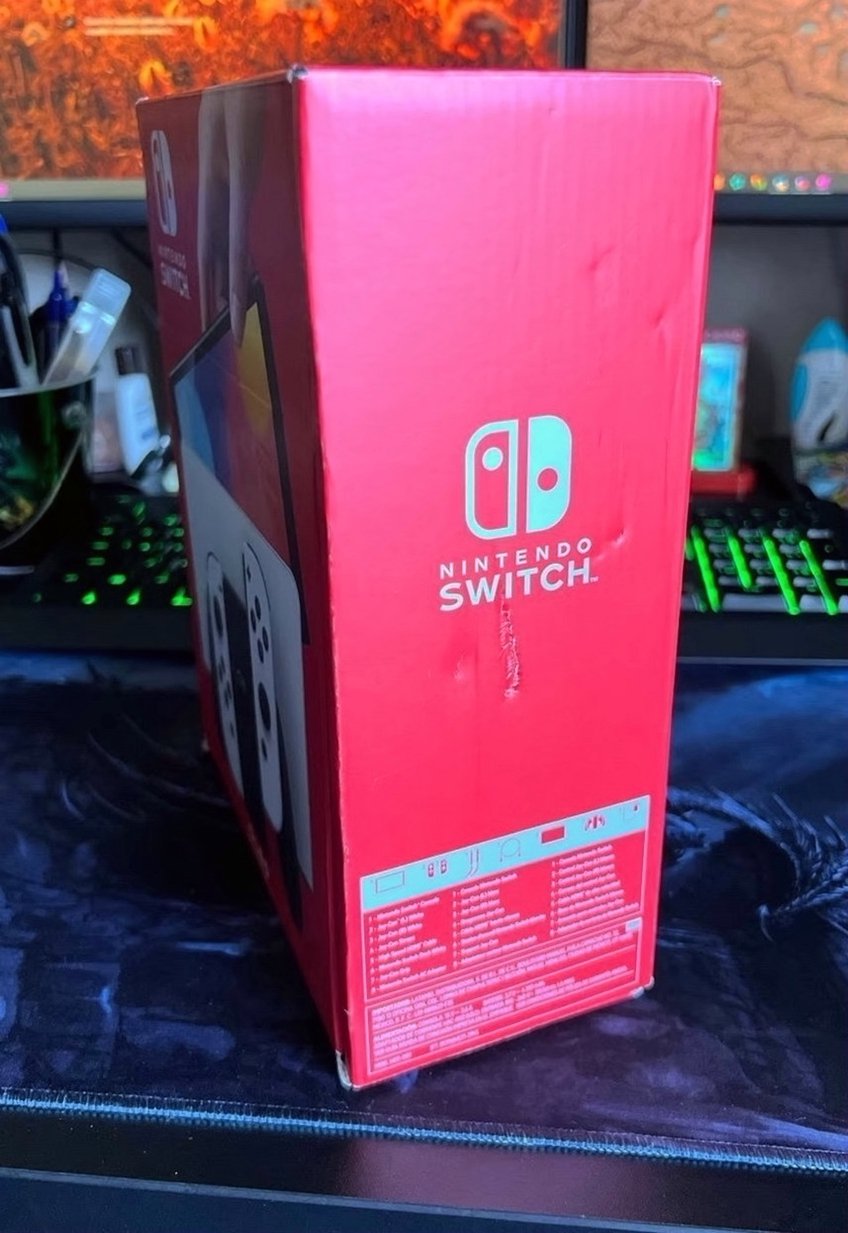 Nintendo Switch OLED 7C28 White - Used image 3